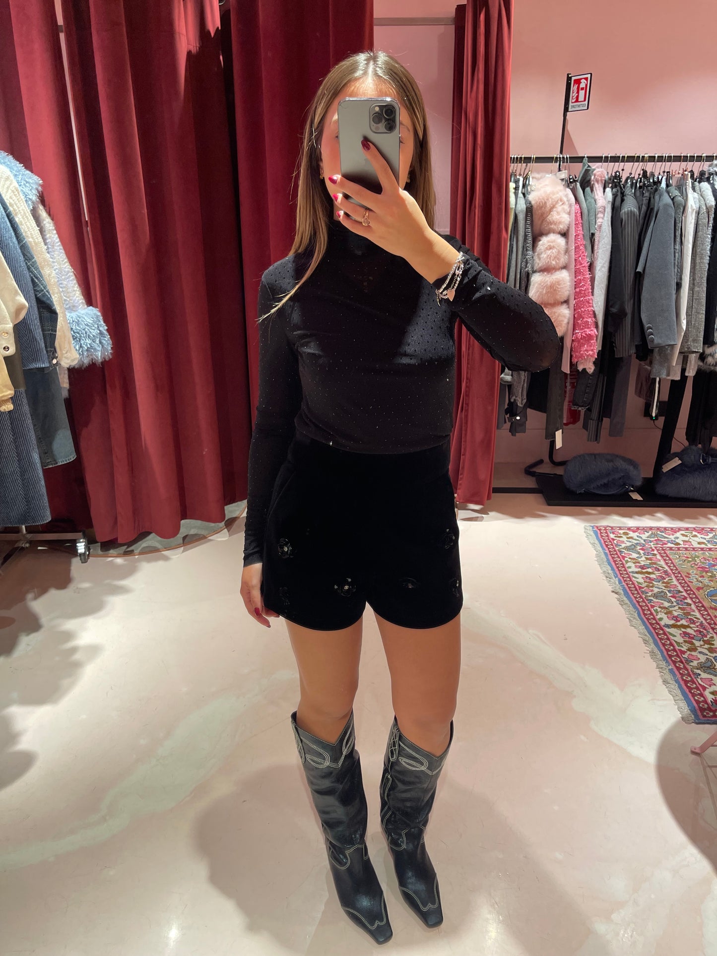 Shorts velluto applicazioni fiori Merlara Odi Odi