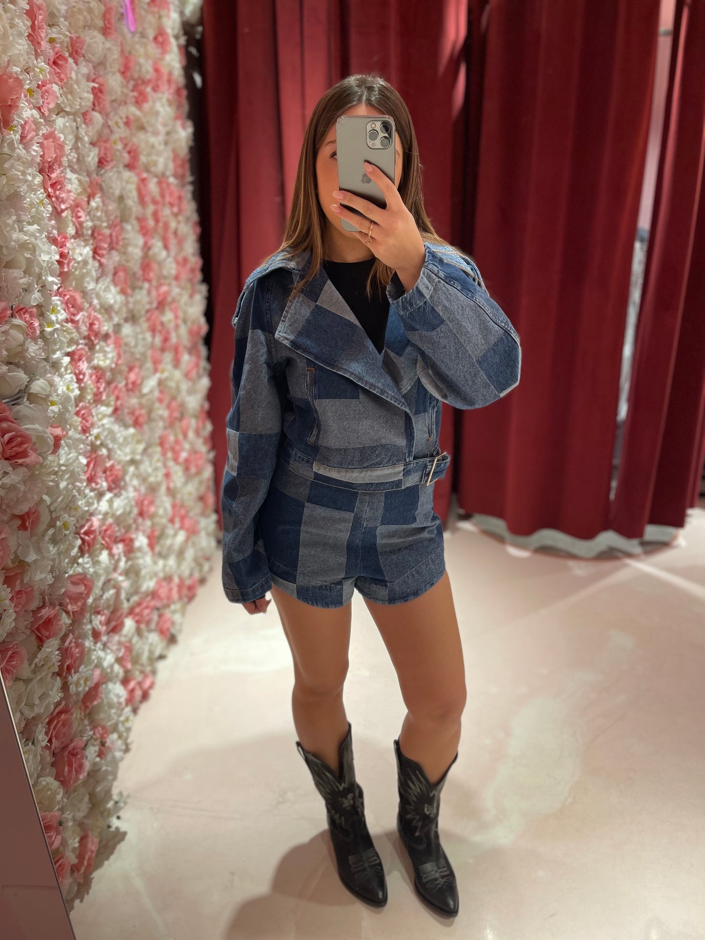 SHORTS IN DENIM SILENCE LIMITED