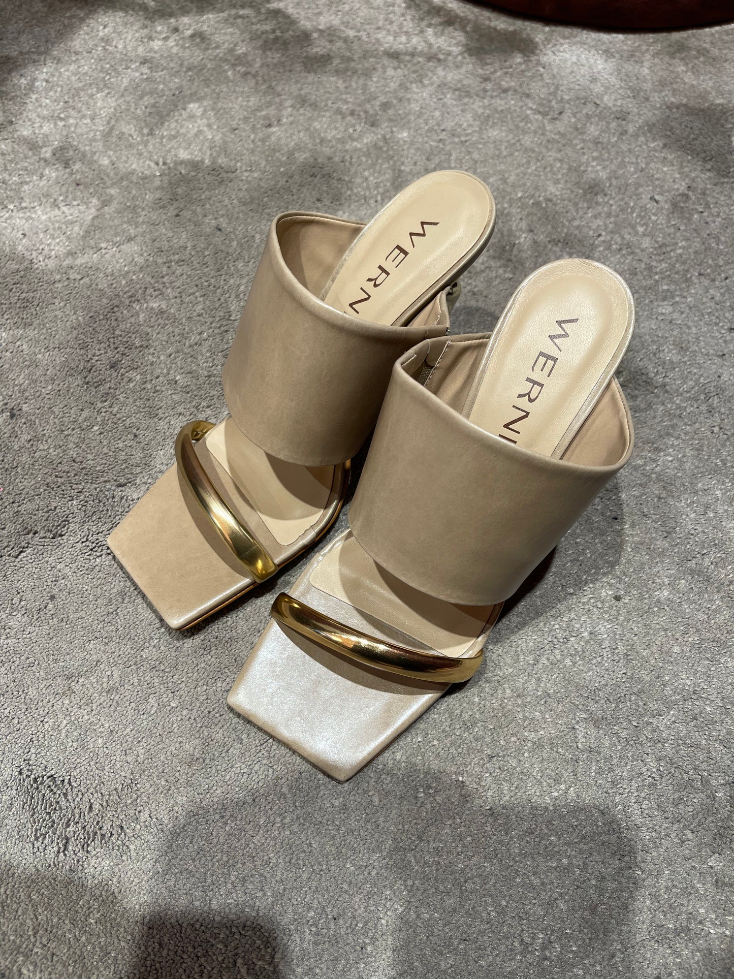Mules sabot fascia doppia dettaglio tacco oro Werner