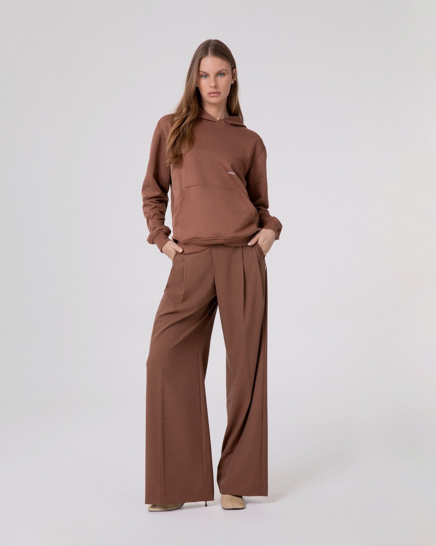 Pantalone Over Con Pences • Moka HINNOMINATE