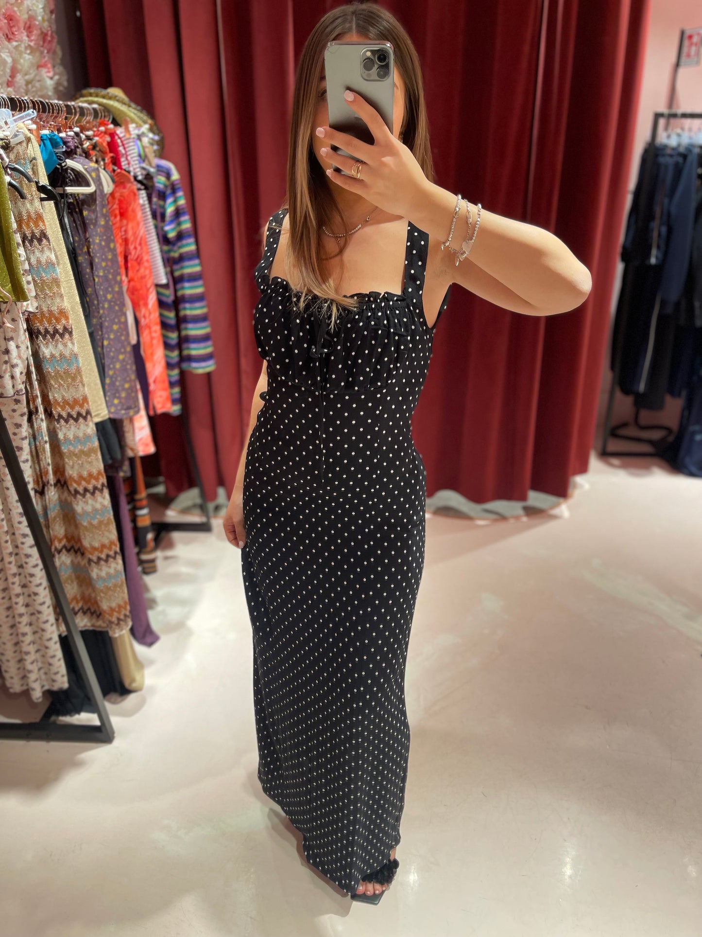 Megan - Abito Lungo Con Scollo Squadrato E Arricciature In Crepe • Petitpois Nero Mar de Margaritas