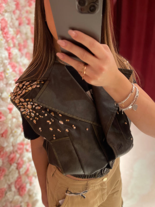 GILET CROP IN ECOPELLE RICAMATO A MANO ODI ET AMO