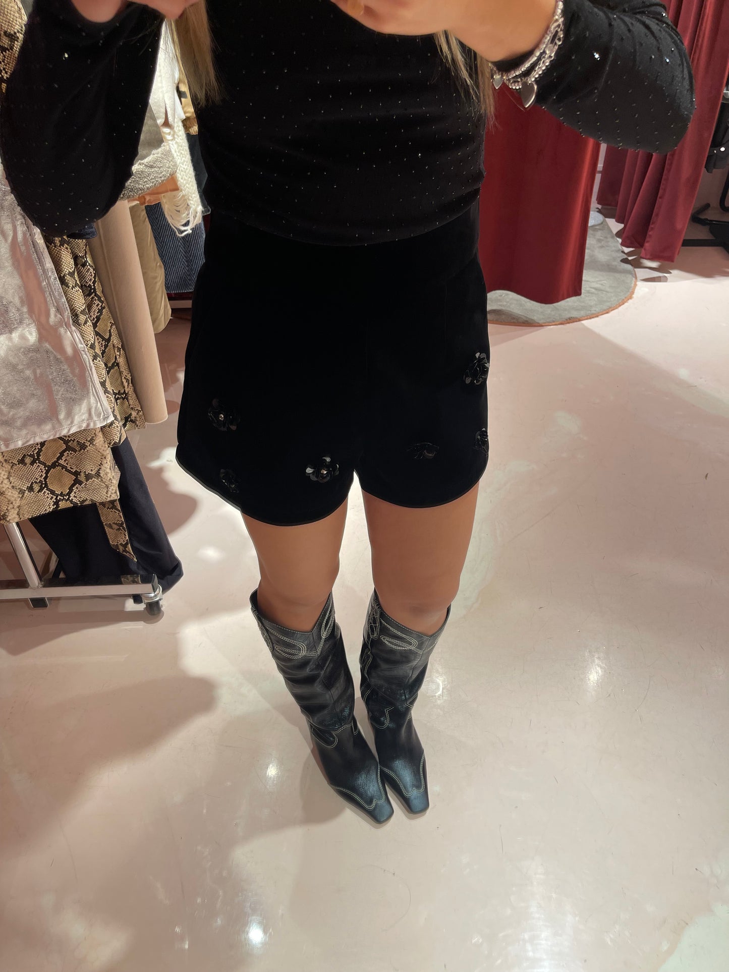 Shorts velluto applicazioni fiori Merlara Odi Odi