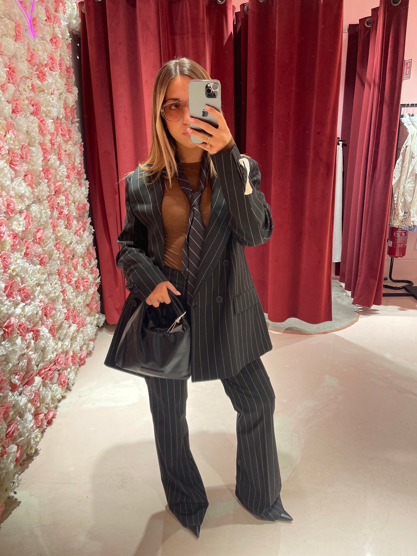 Helsa- Blazer gessato doppiopetto oversize • Nero Mar de Margaritas