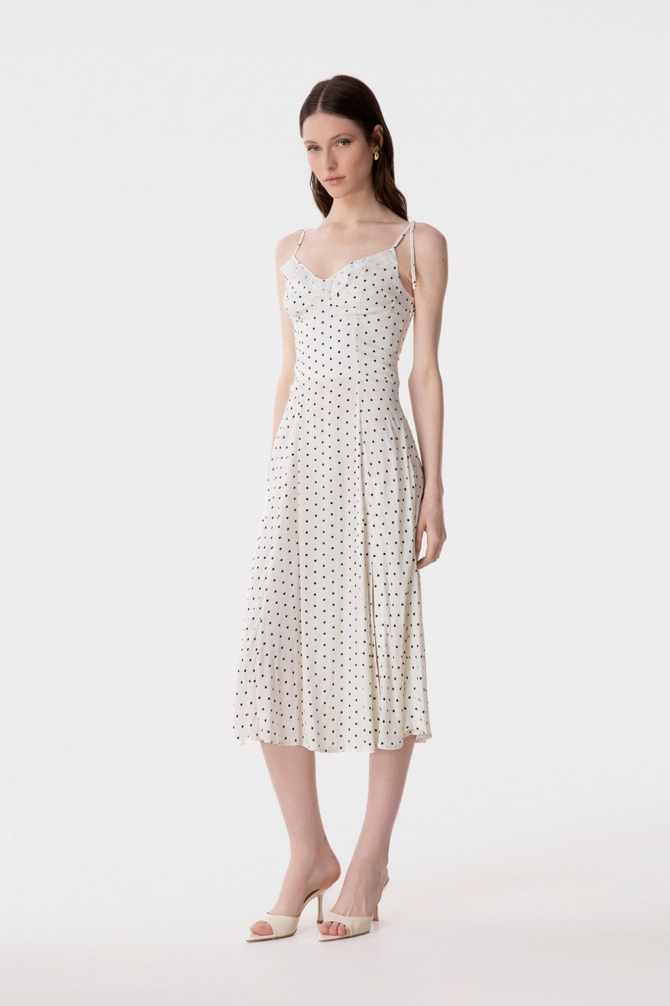 Priscilla - Abito Midi In Crepe Con Rouge Sulla Scollatura E Spacco Laterale • Petitpois Ecru Mar de Margaritas