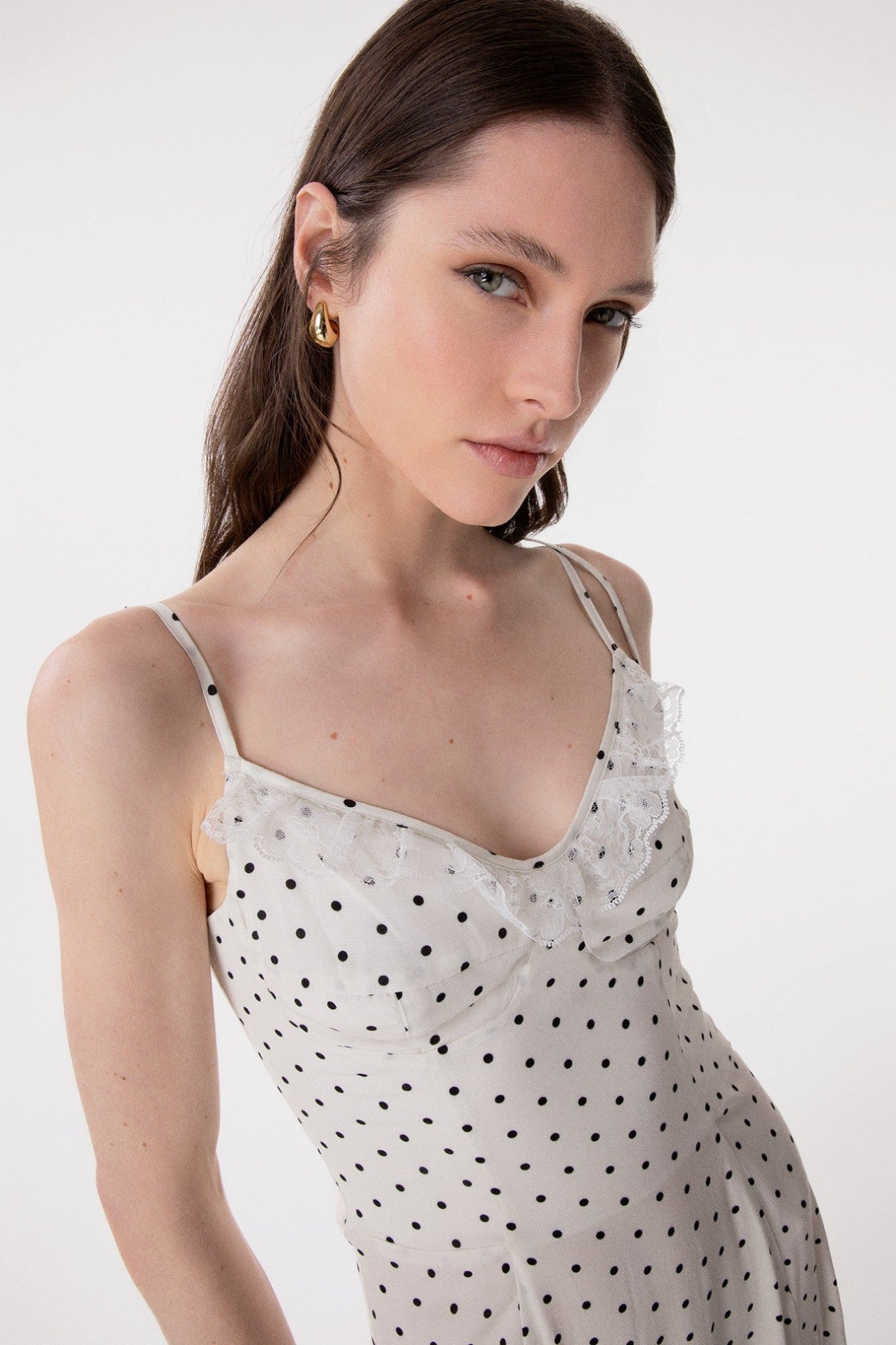 Priscilla - Abito Midi In Crepe Con Rouge Sulla Scollatura E Spacco Laterale • Petitpois Ecru Mar de Margaritas
