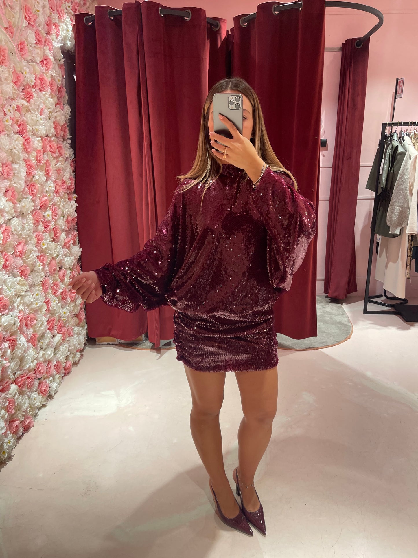 Abito paillettes bordeaux scollo schiena Dramee