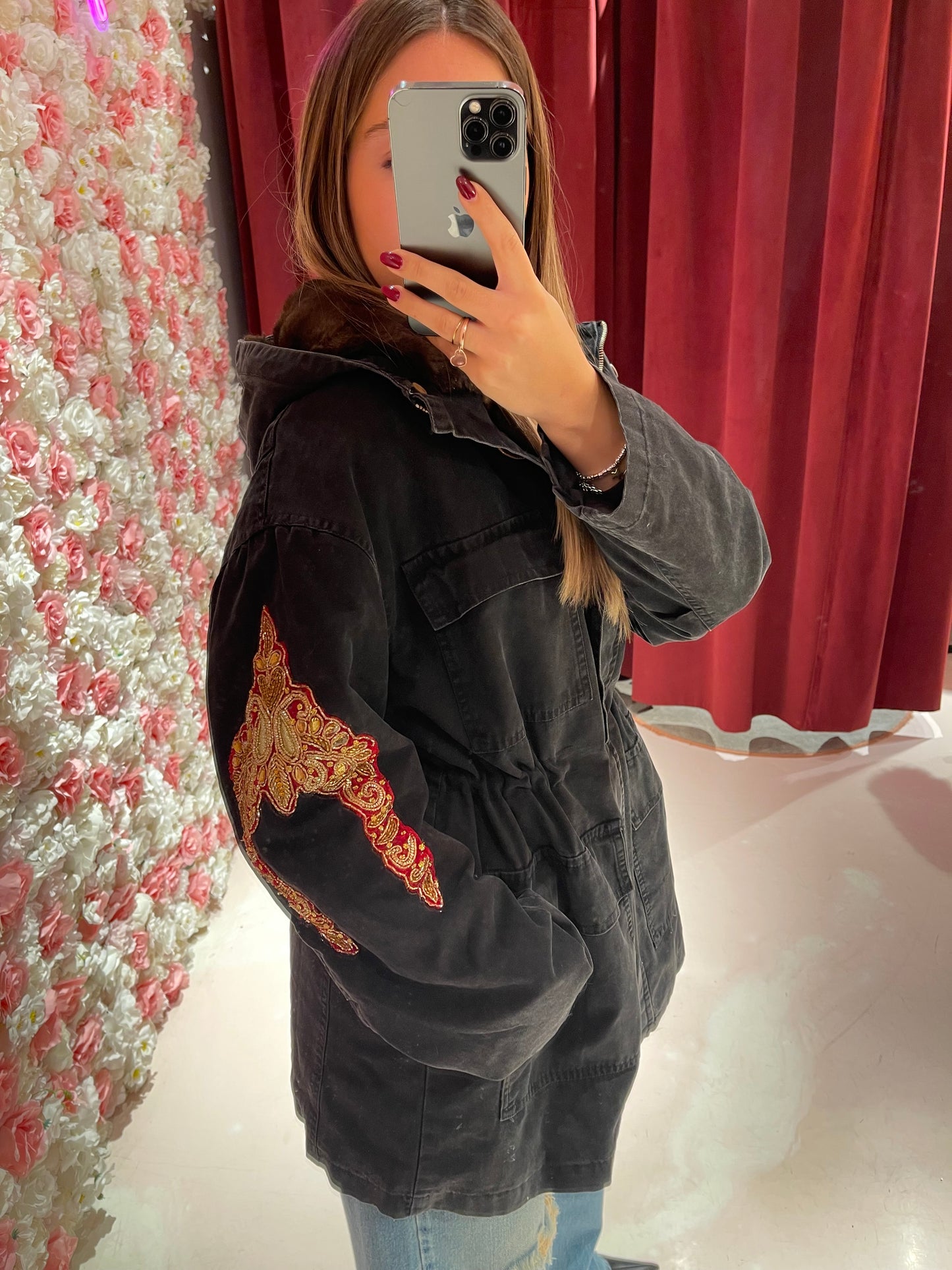 Parka nero pelo con coulisse in vita