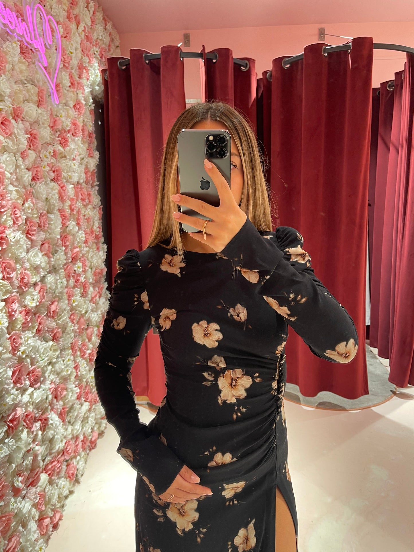 Chloe - Abito Manica Lunga • Gardenia Nero Mar de Margaritas