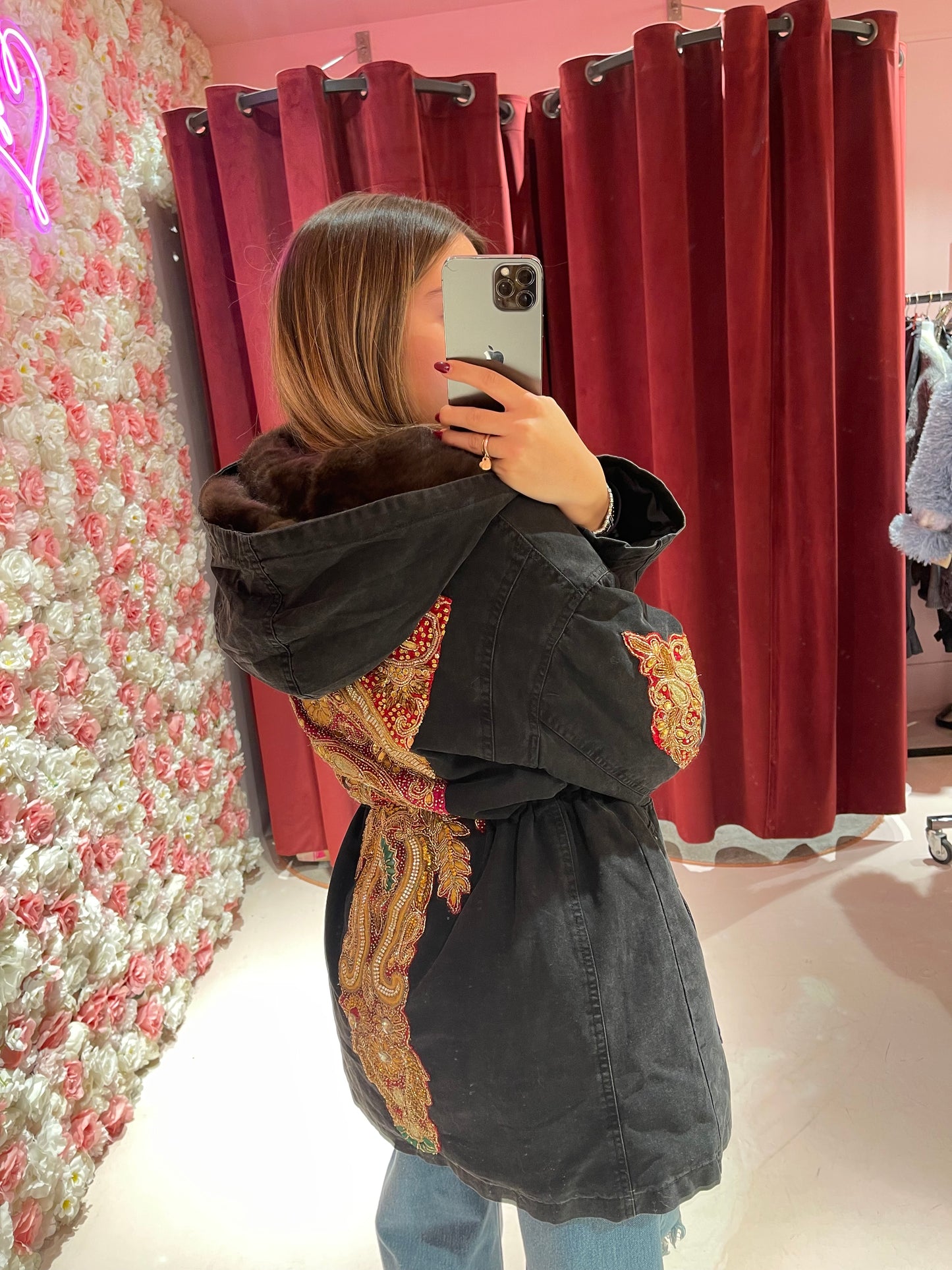 Parka nero pelo con coulisse in vita