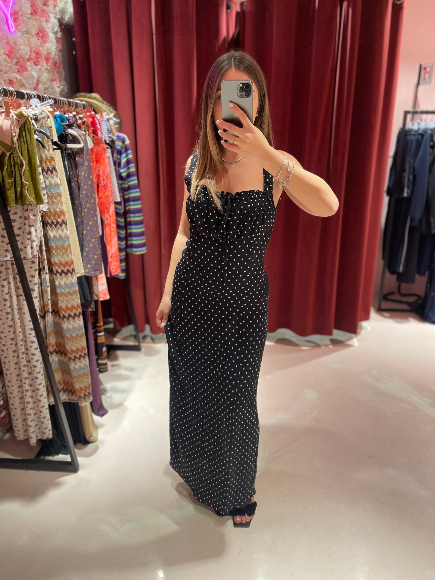 Megan - Abito Lungo Con Scollo Squadrato E Arricciature In Crepe • Petitpois Nero Mar de Margaritas
