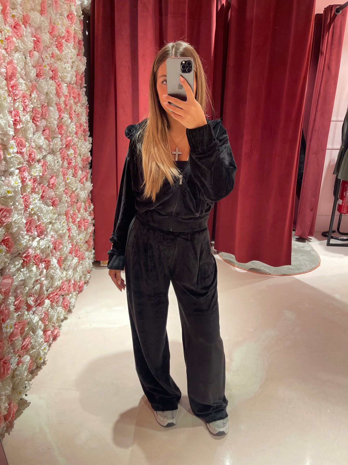 Giacca Cappuccio In Ciniglia Con Pences Alla Balza • Nero HINNOMINATE