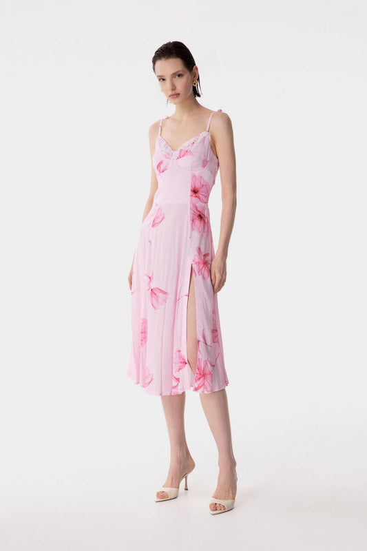 Priscilla - Abito Midi In Crepe Con Rouge Sulla Scollatura E Spacco Laterale • Lotus Rosa Mar de Margaritas