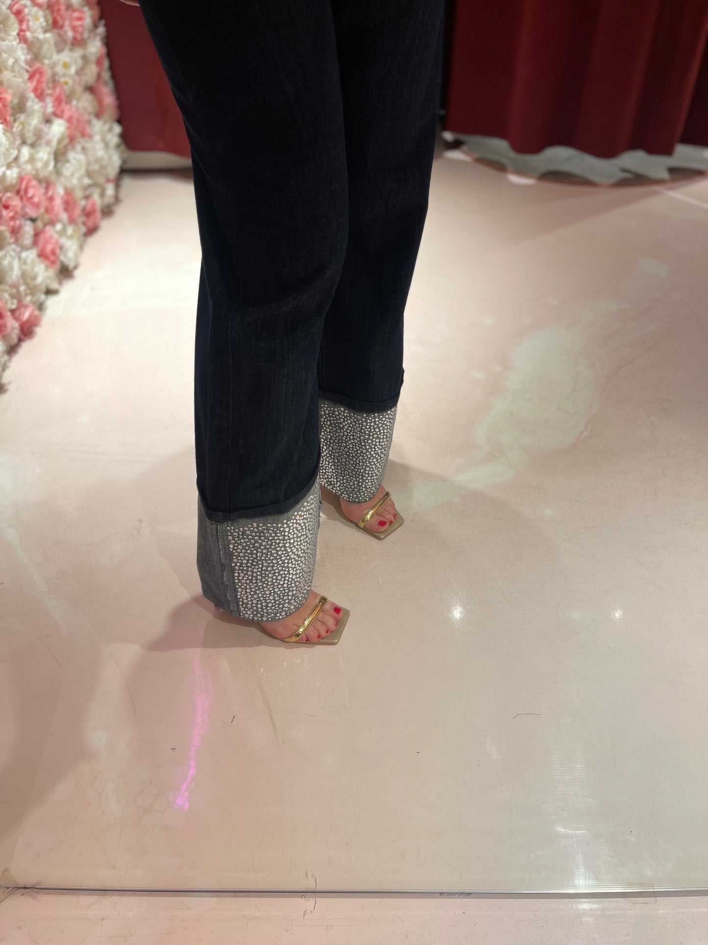 DENIM CON RISVOLTO STRASS GAMBA LARGA ODI ET AMO