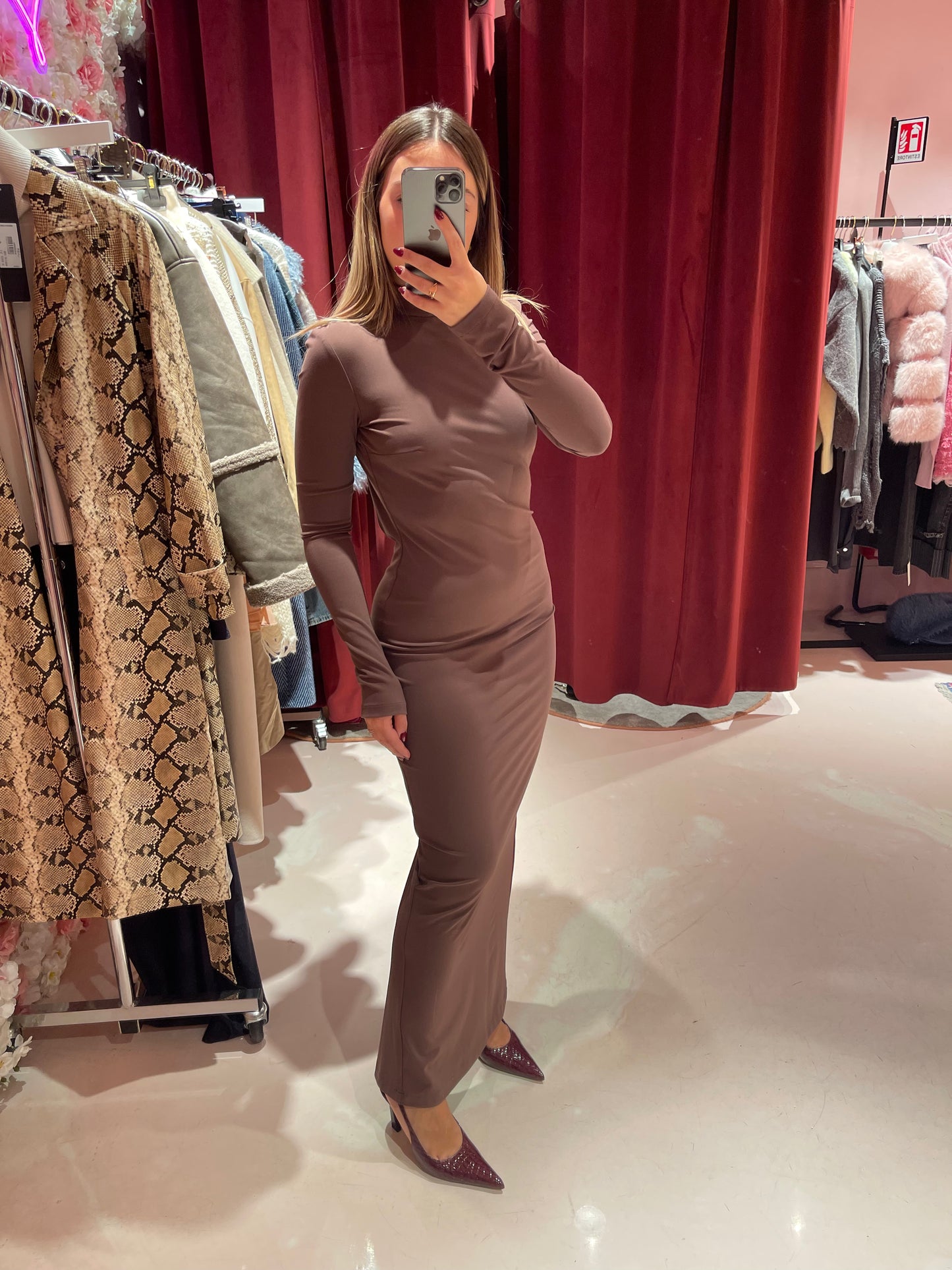 Abito longuette oblò schiena marrone Silence Limited