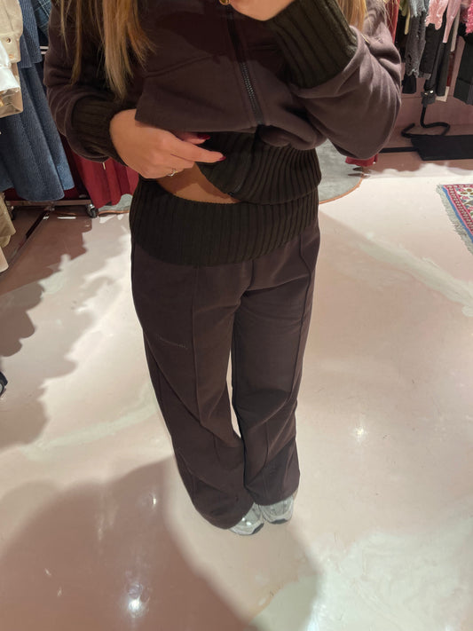 Pantalone in felpa moro con maglia HINNOMINATE