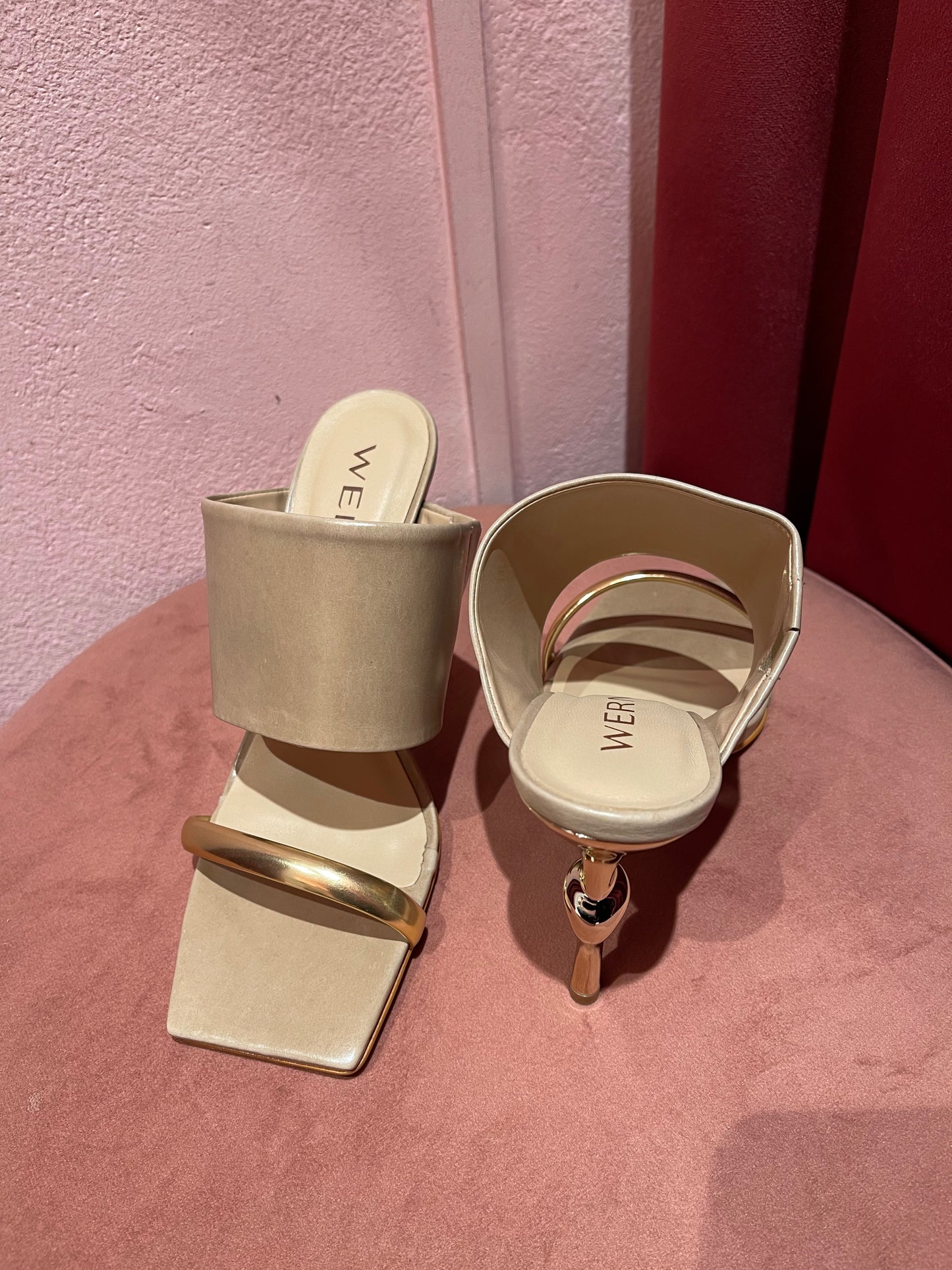 Mules sabot fascia doppia dettaglio tacco oro Werner