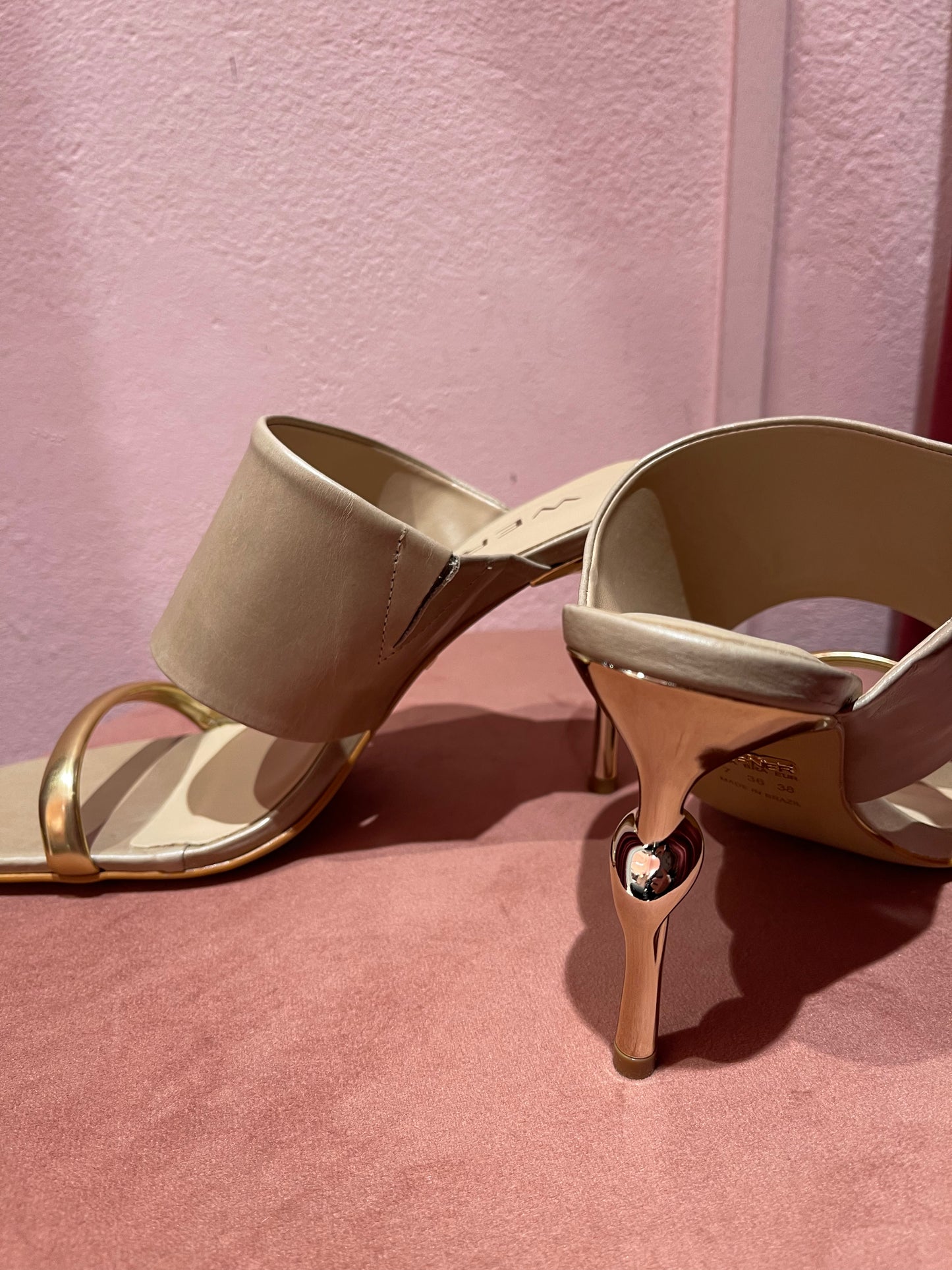 Mules sabot fascia doppia dettaglio tacco oro Werner