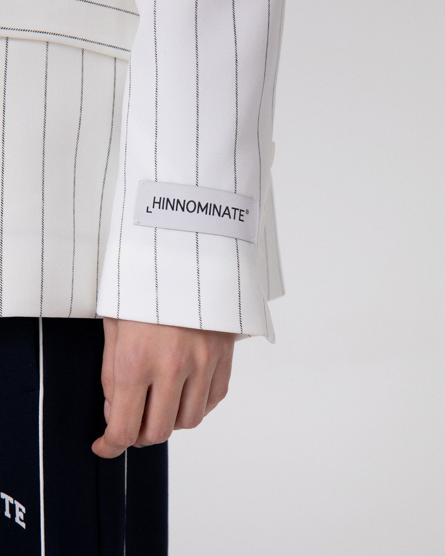 Giacca Gessata Doppiopetto Con Spalline • Off White HINNOMINATE