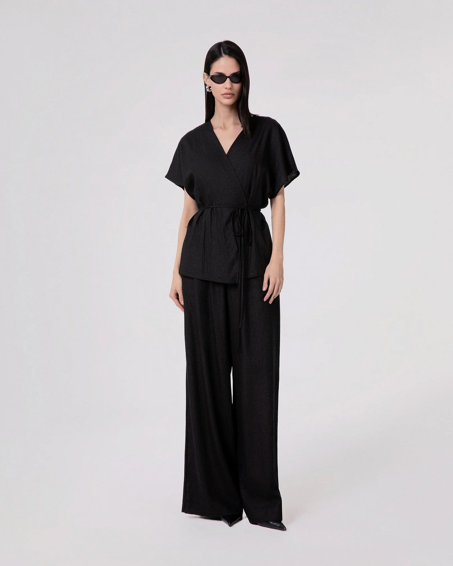 Camicia in lino smanicata con cintura in vita Hinnominate
