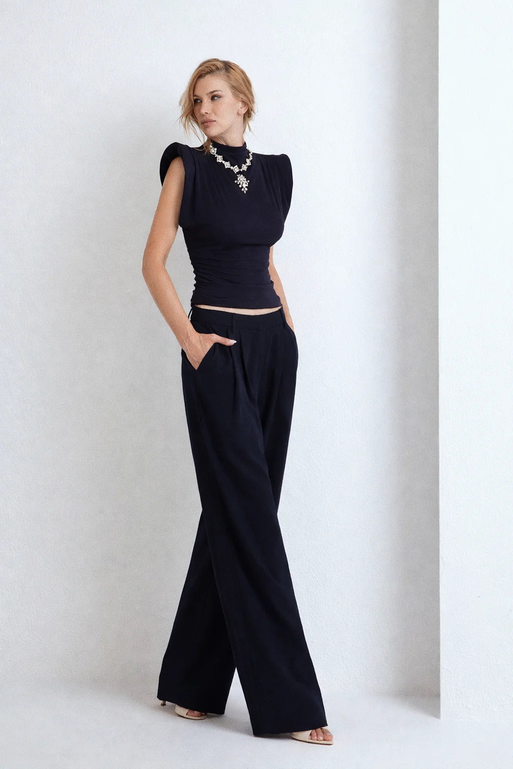 TOP GIOIELLO CON SPALLINE BLU