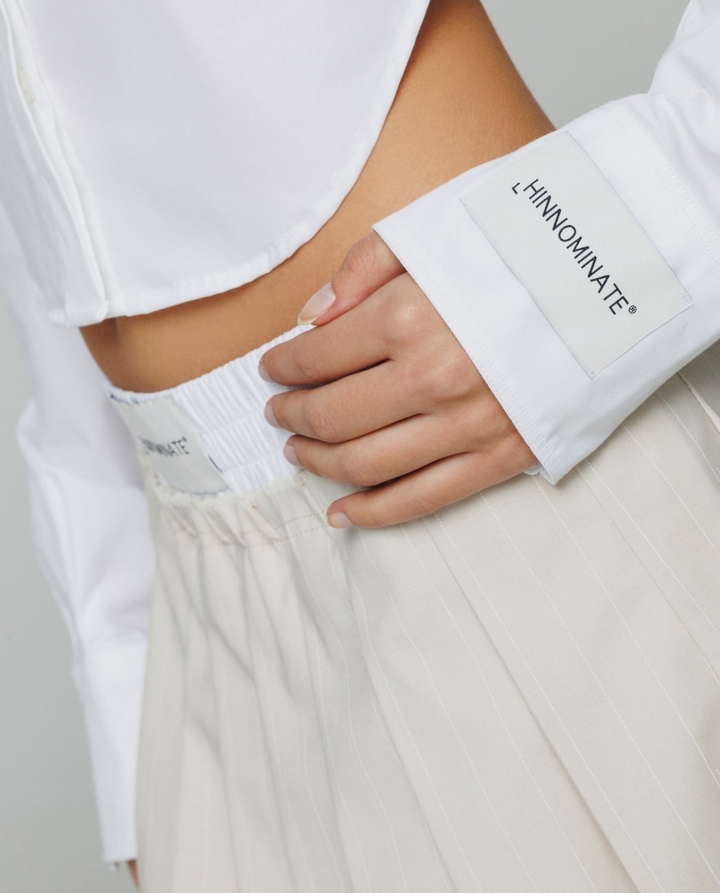 Camicia corta in cotone con fondo stondato • Bianco HINNOMINATE