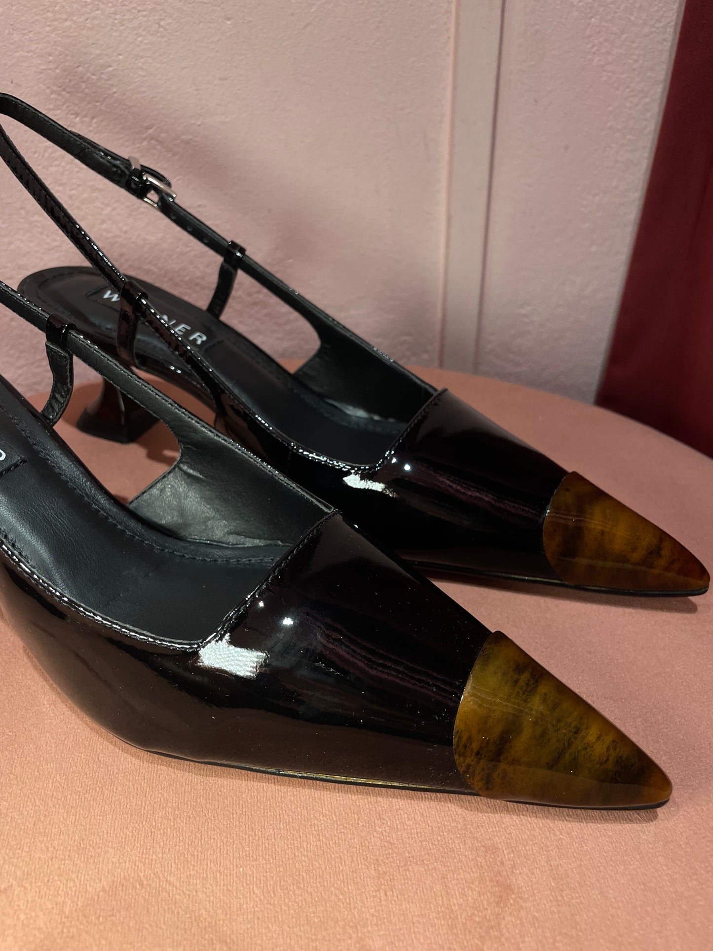 Slingback vernice nera dettaglio punta Werner
