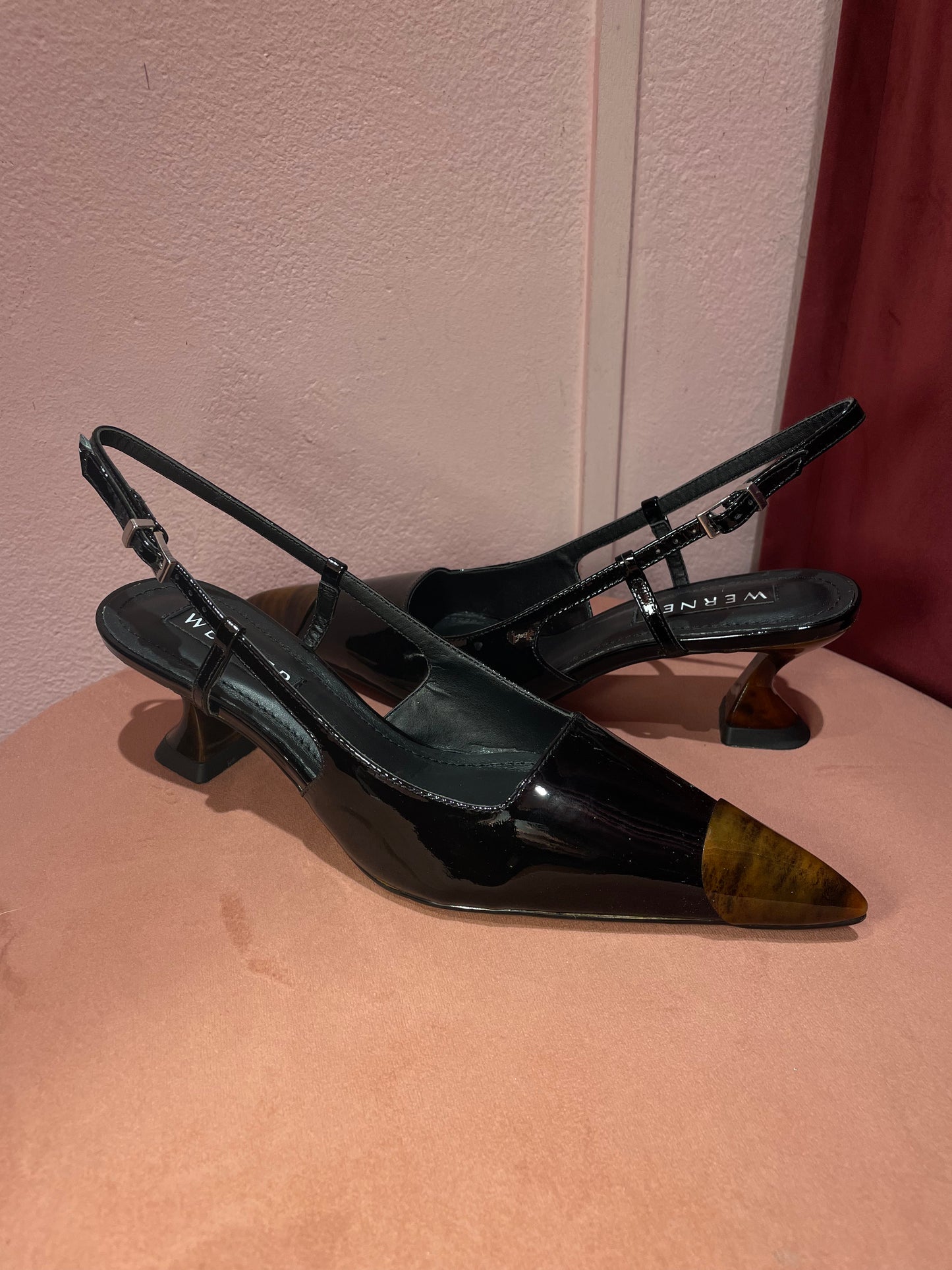 Slingback vernice nera dettaglio punta Werner