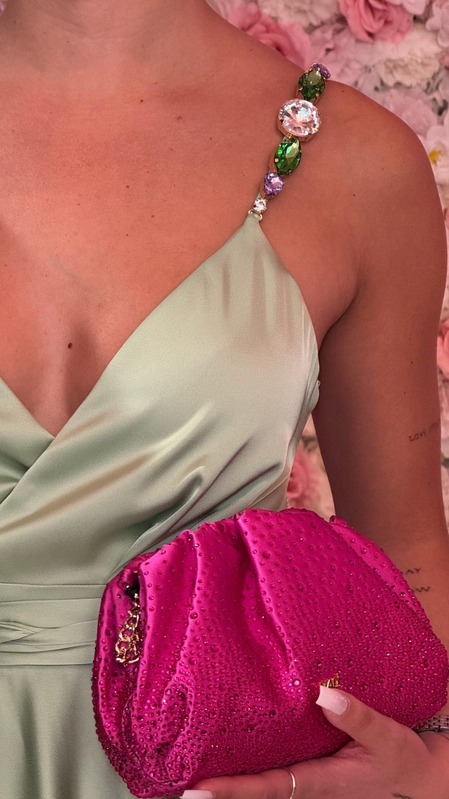 Abito lungo satin con spallina gioiello regolabile