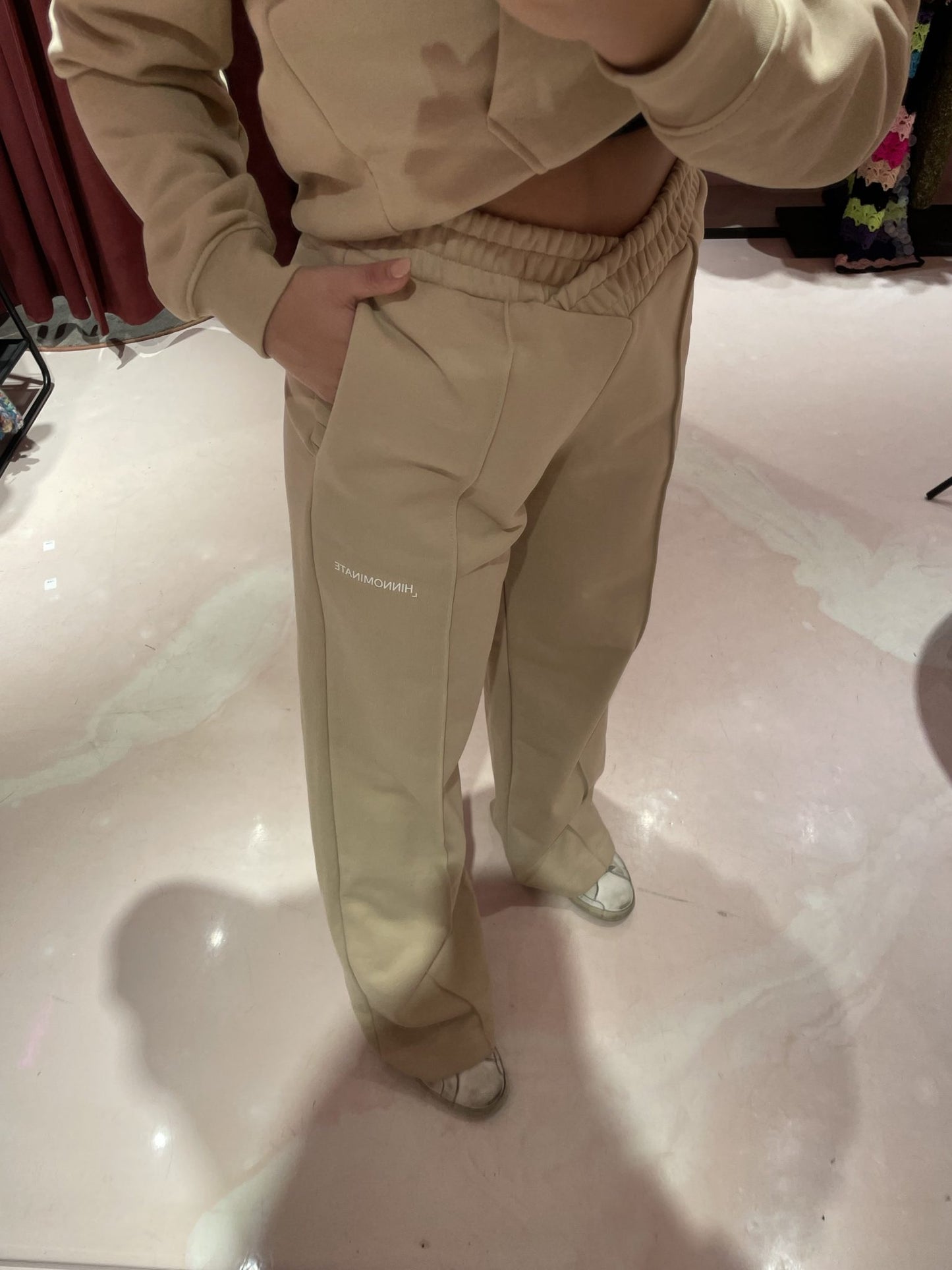 PANTALONE IN FELPA CON VITA INCROCIATA • HINNOMINATE