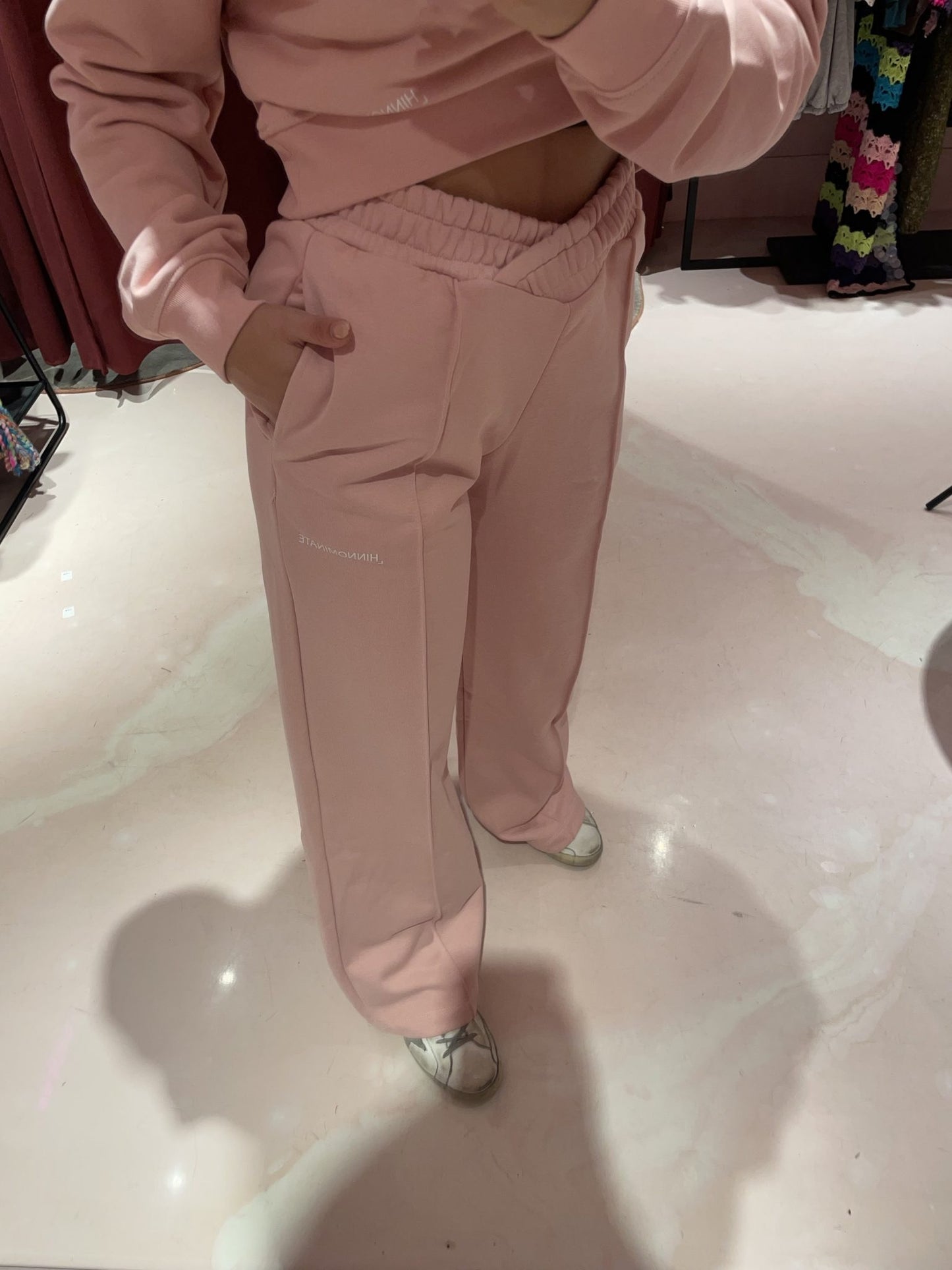 PANTALONE IN FELPA CON VITA INCROCIATA • HINNOMINATE