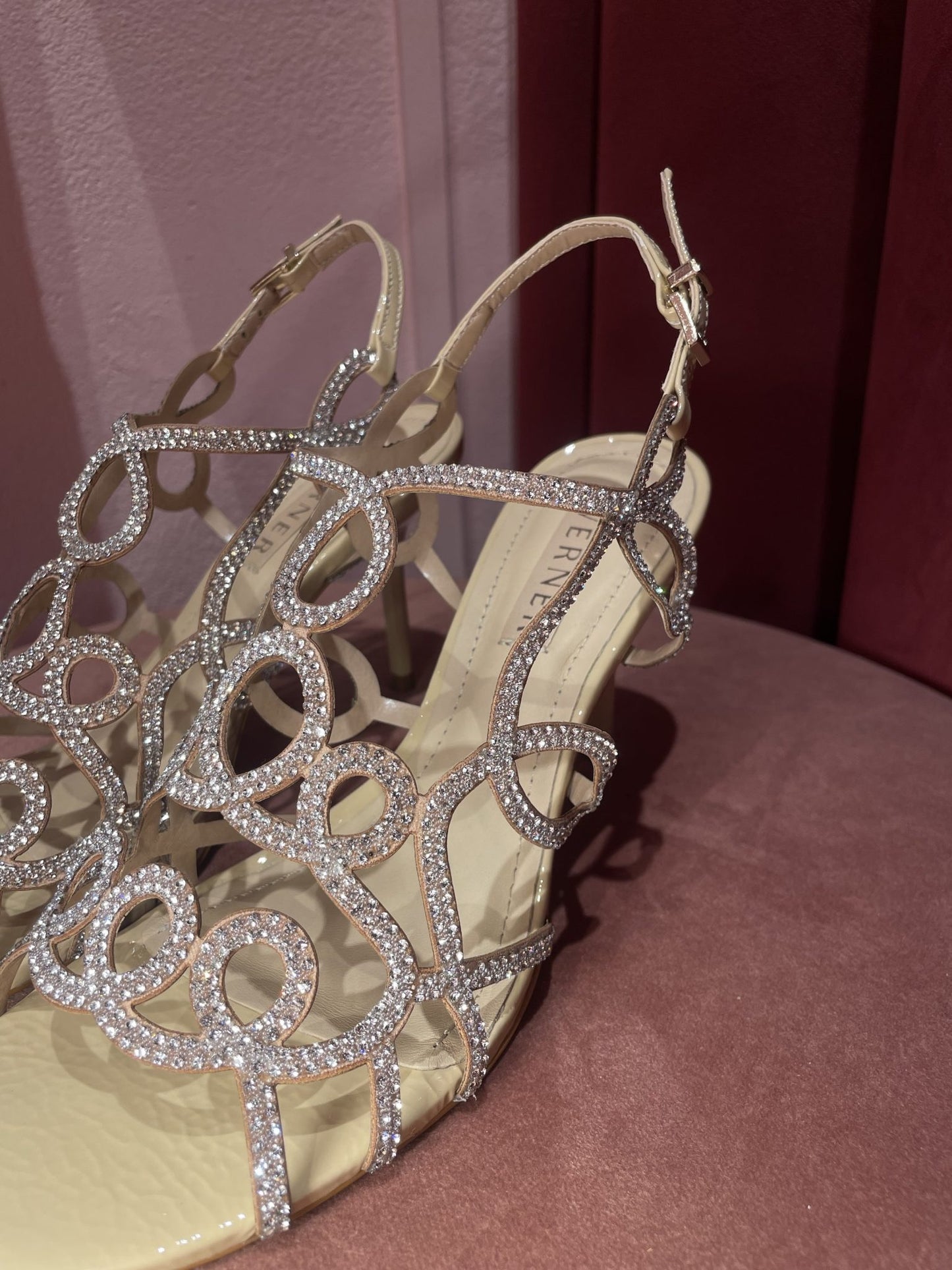 Sandalo strass in pelle e camoscio cipria