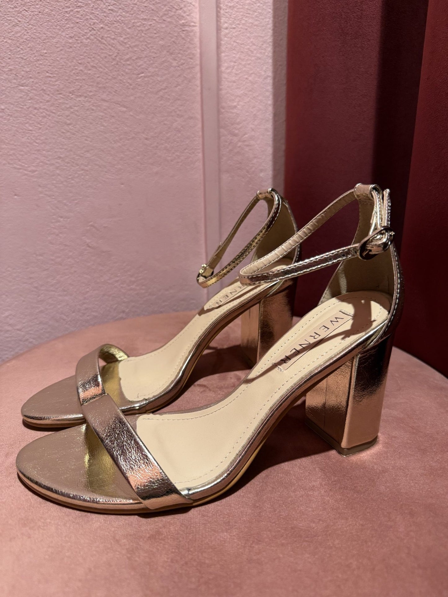 Sandalo con fascia champagne