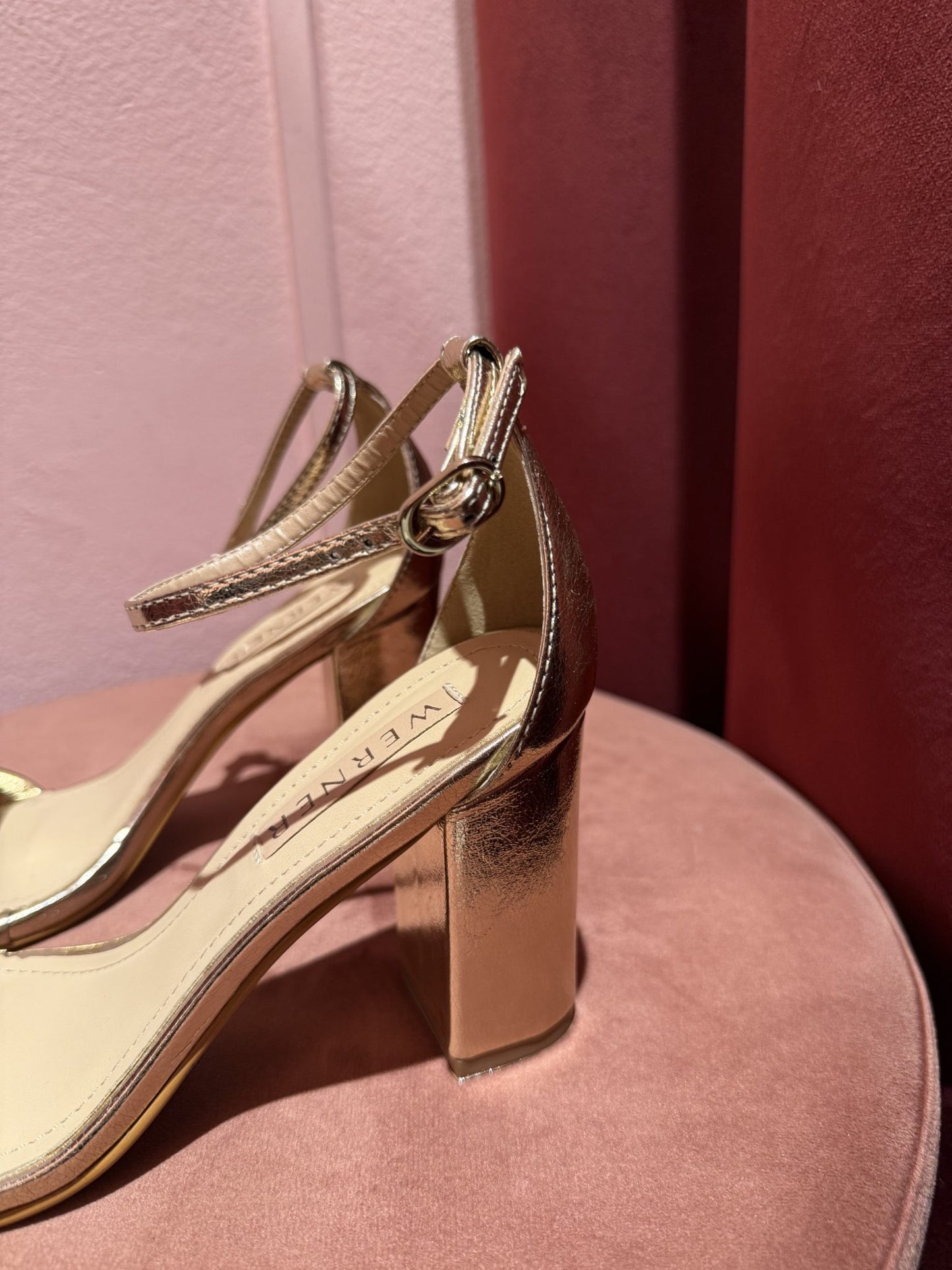 Sandalo con fascia champagne